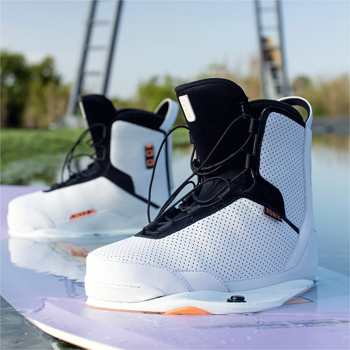 2023 Ronix Mulher Rise Intuition Wake Board Boots R23bri - Branco / Peach Smoothie